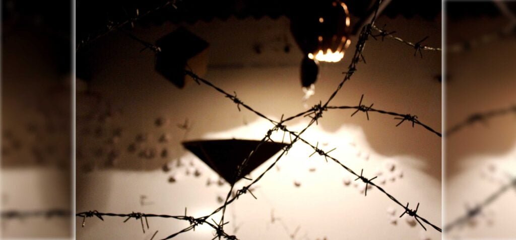 Engaging art installation about mindless thoughts